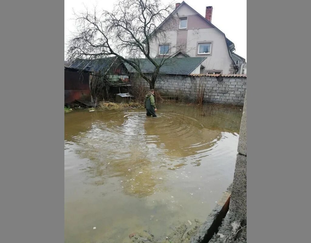 Наводнение в калининграде сегодня последние новости. Наводнение в Калининграде. Подтопление. Калининград окраины. Калининград дождь.