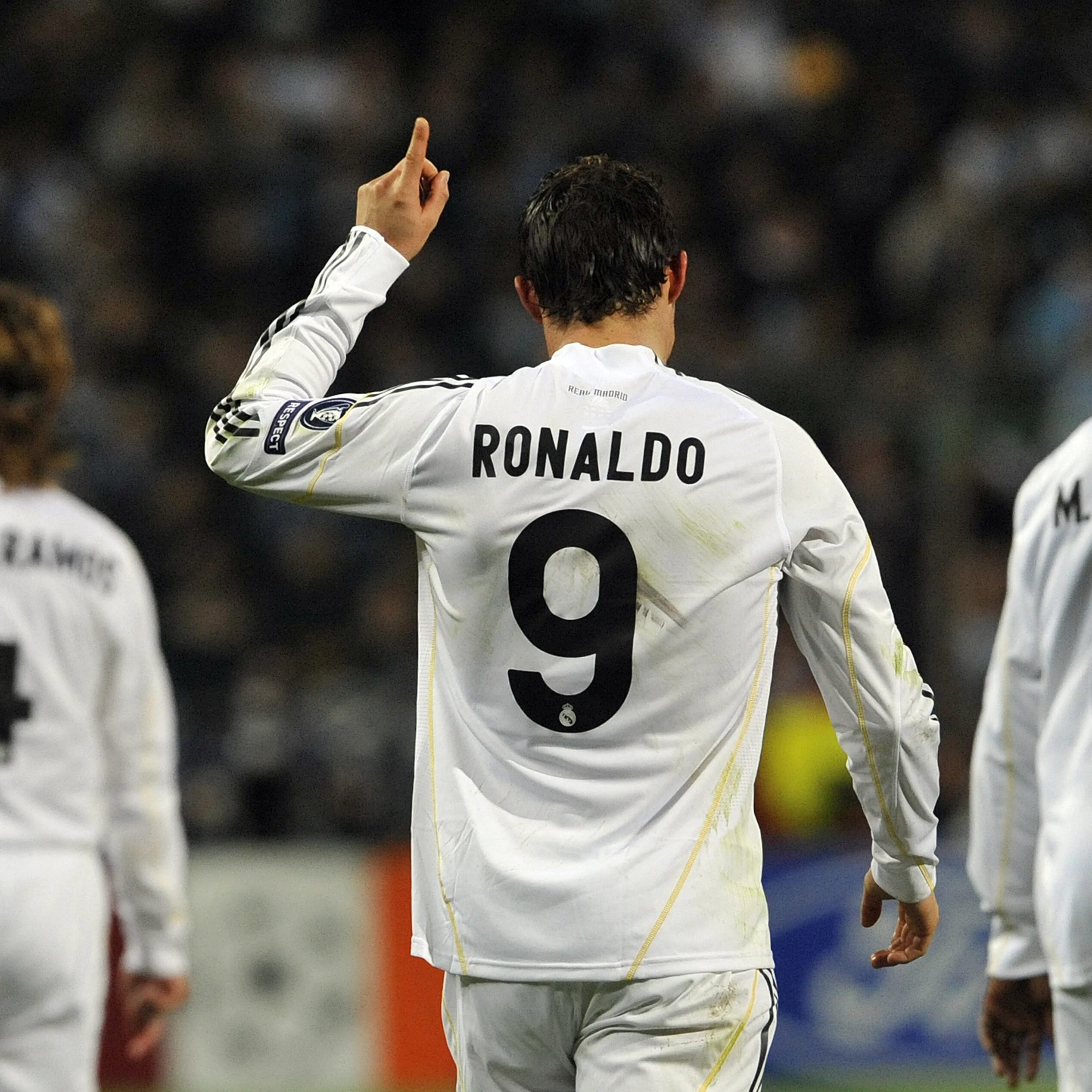 Роналдо под. Криштиану Роналду 9 номер. Криштиану Роналду 9 номер Реал. Роналдо 7. Роналдо футболист 9 номер.