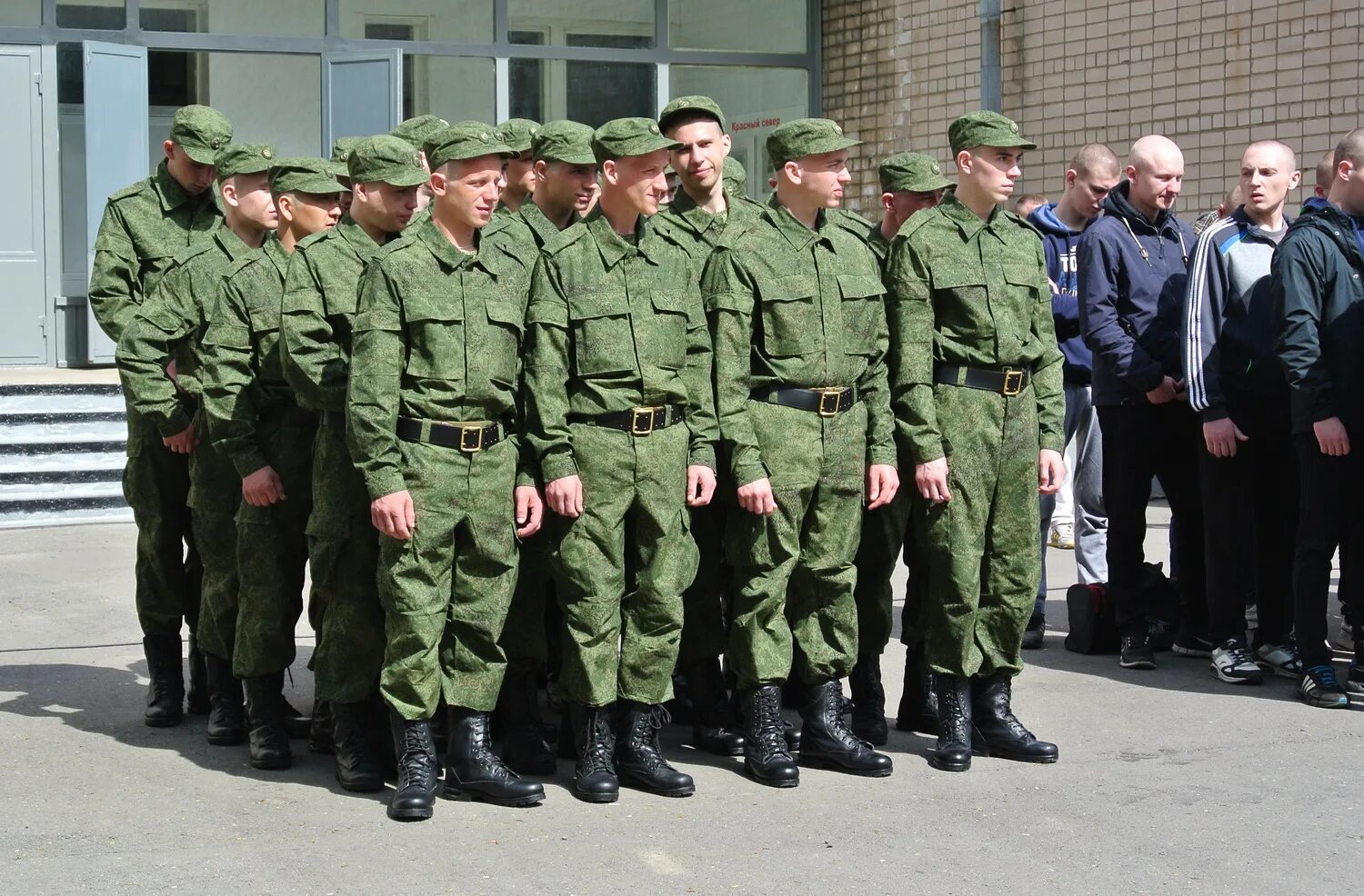 Комиссариат вологда. Лустов военкомат Вологда. Военный комиссариат Вологодской области. Мальцева 39 Вологда военный комиссариат. Военкомат Вологда Мальцева.