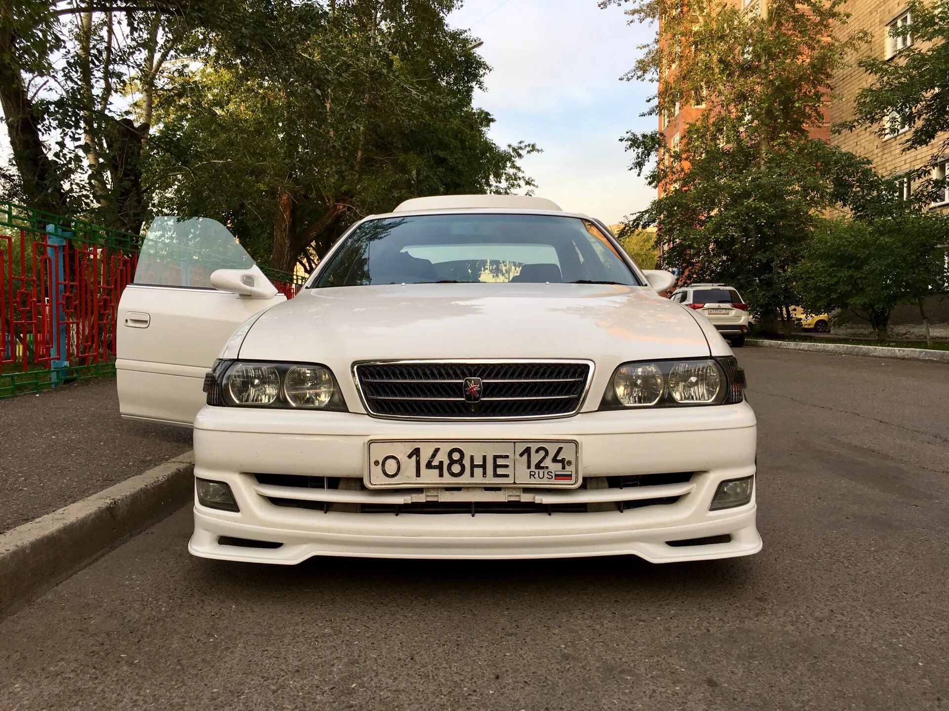 Toyota Chaser 100. Тойота Чайзер 100 белый. Chaser 100 белый. Toyota Чайзер 100 кузов.