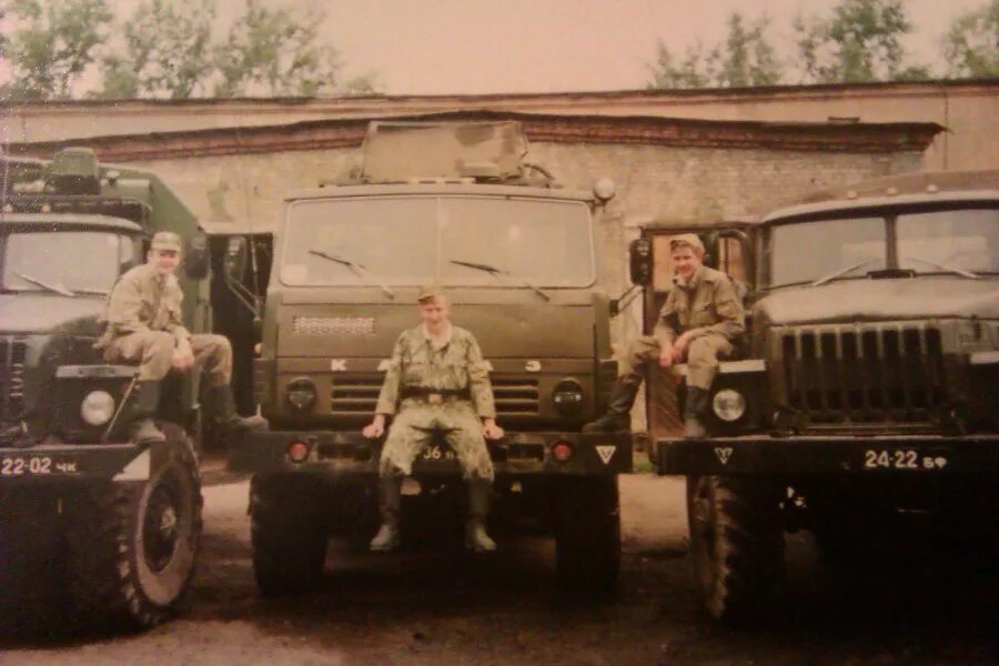 Ш рота. В/Ч 10149 автобаза ПВО. Автобаза генерального штаба 1995 год. Автобаза Министерства обороны 1995 год. Военная автобаза.