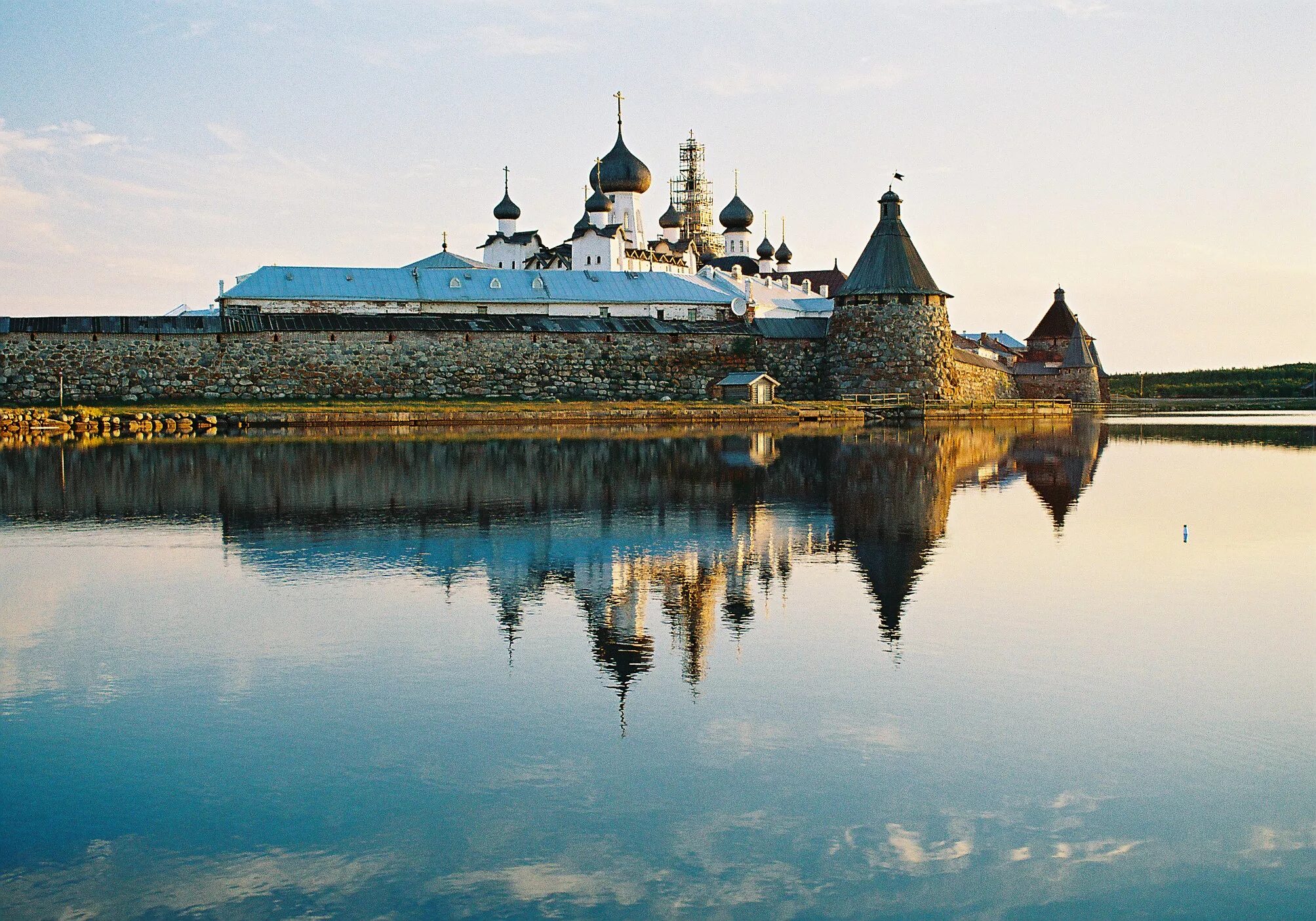 Соловецкий архипелаг и белое море. Соловецкий архипелаг соловки. соловецкий архипелаг, монастырь (архангельск). соловецкий монастырь на белом море. соловки скит пустынь.