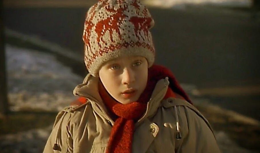 Один дома 5 праздничное ограбление. Кевин один дома. Home alone 2024 дата выхода. Один дома 1 обложка. Home alone 2024 дата выхода.