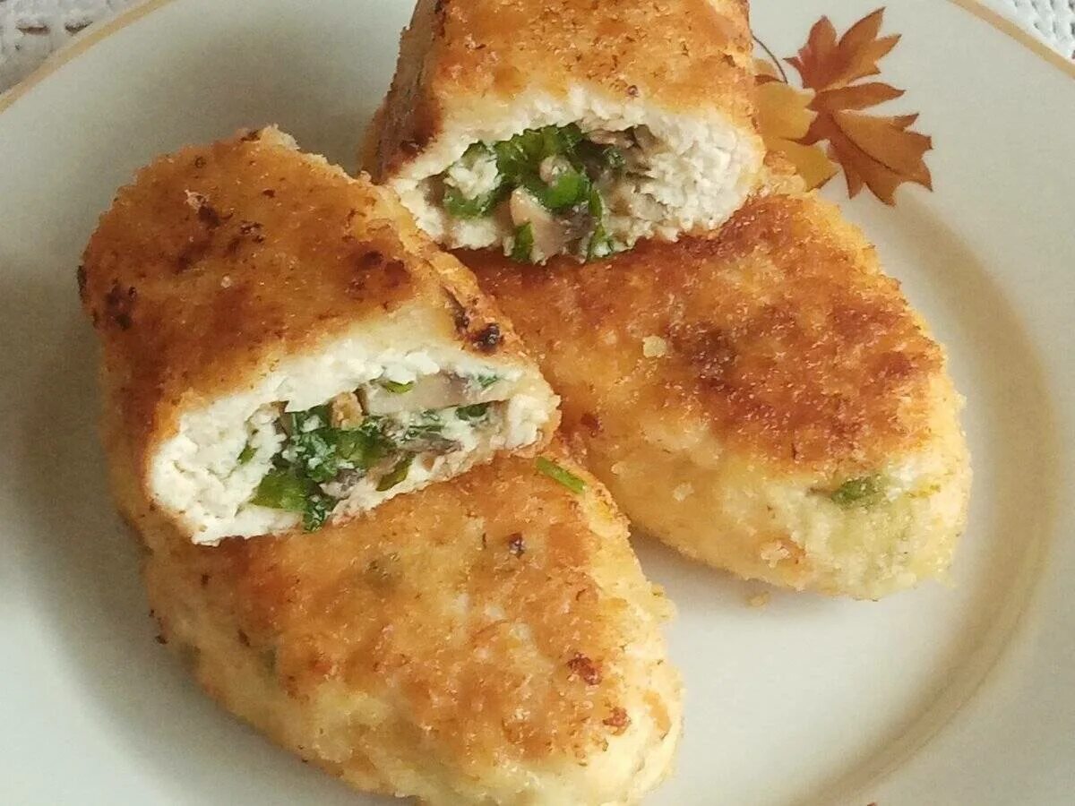 Куриные зразы на сковороде. Зразы донские. зразы донские рыбные. рыбные зразы с грибами. зразы из курицы.
