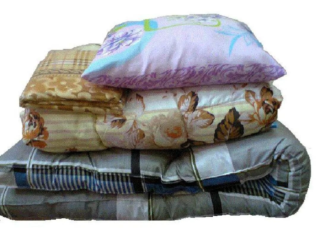 Подушки одеяла матрац. Одеяло и подушка. Ватное одеяло. Матрас + подушка + одеяло. Комплект матрас подушка одеяло.