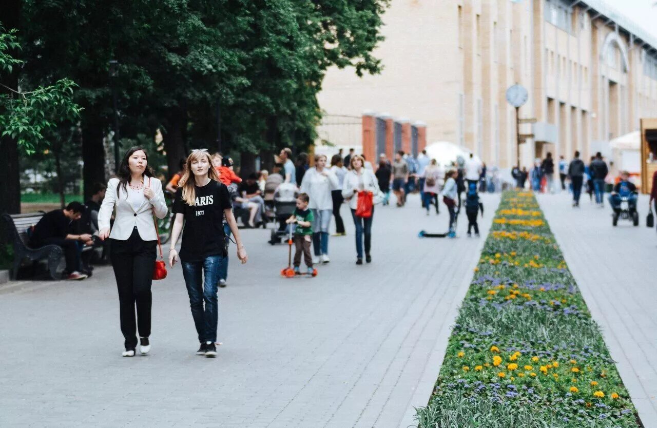 Горько казань сайт. Центральный парк культуры Казань. Парк Горького Казань. Центральный парк культуры и отдыха имени Горького (Казань). Парк Горького Казань летом.