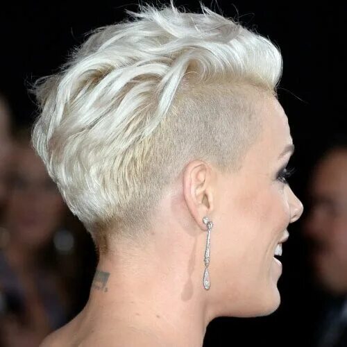 @anna_maria_theresia #bobhaircut #undercut #carrè #siddcutstyle #bobhairstyle #r