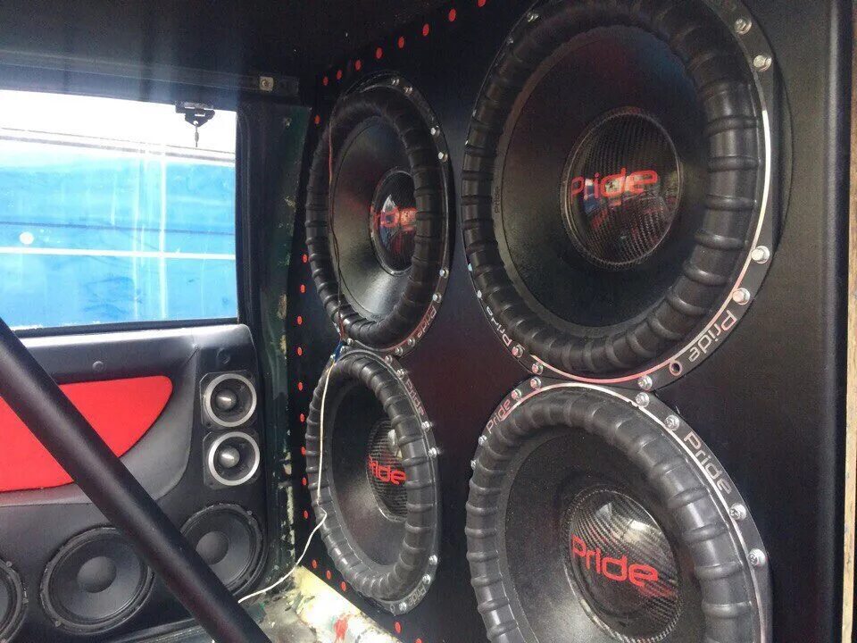 Колонки без сабвуфера в машину. Автозвук колонки Прайд. Pride car Audio колонки. Сабвуфер Прайд 15 в машине. Гроб 6 15 Прайд сабвуфер.