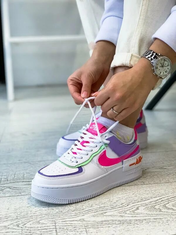 Шнуровка форсов. Шнуровка Nike Air Force 1. Шнуровка Air Force 1 Shadow. Найк АИР Форс 1 шнурки. Кроссовки найк Air Force 1 женские.