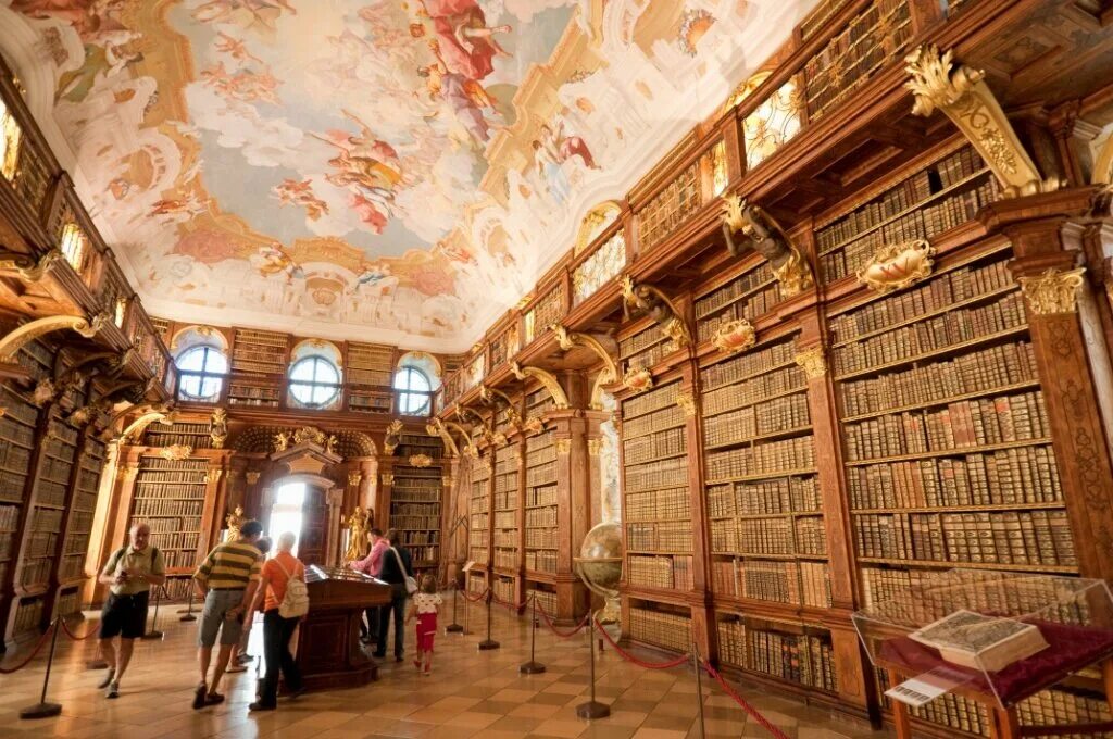 Первая библиотека в мире