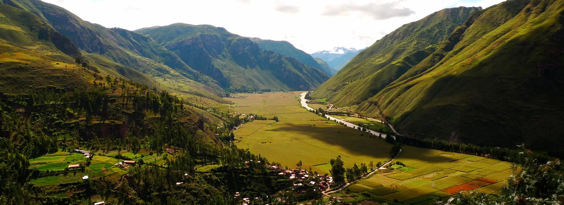 Фужины любляна. Долина англия поле. Какие горы в перу. Священная долина инков перу. Горные реки норвегии.