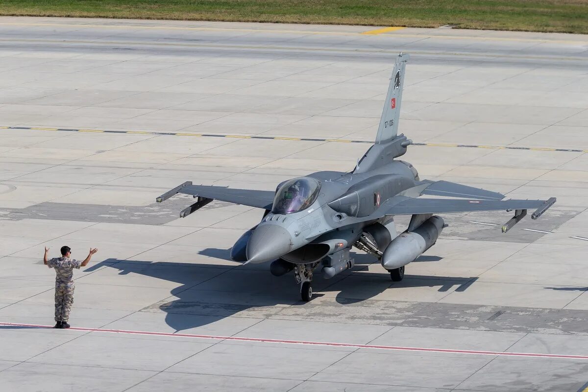 16 ввс. F-16 ввс турции. f-4 phantom ввс турции. f-16 ввс венесуэлы. турецкие ввс.