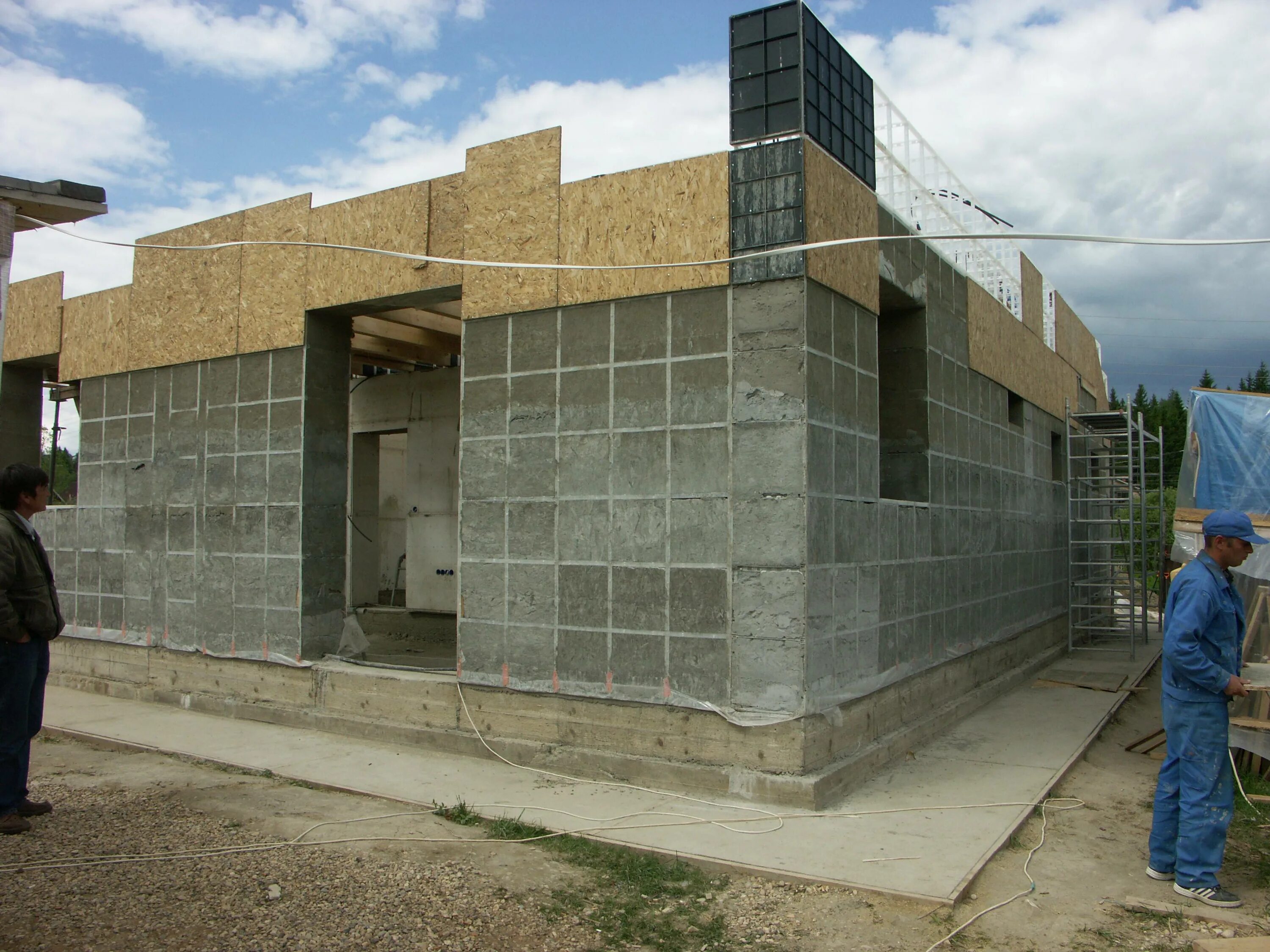 Построить дом из бетона. Полистиролбетон монолит. Монолит из полистиролбетона. Монолит дом полистиролбетон. Монолит из пенополистиролбетона.