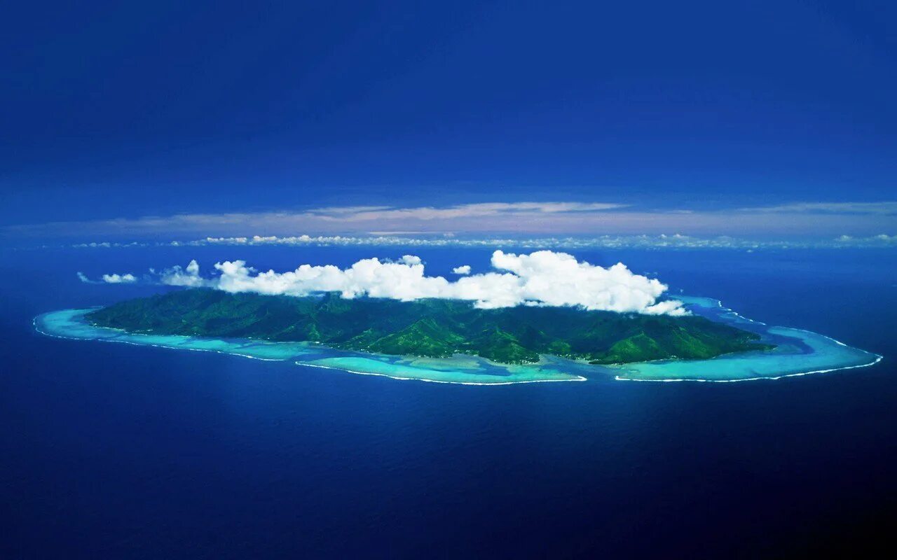 Океан и два острова. Атолл Бора-Бора. Атолл в тихом океане. Атолл Эбон Маршалловы острова. Атолл Тарава.