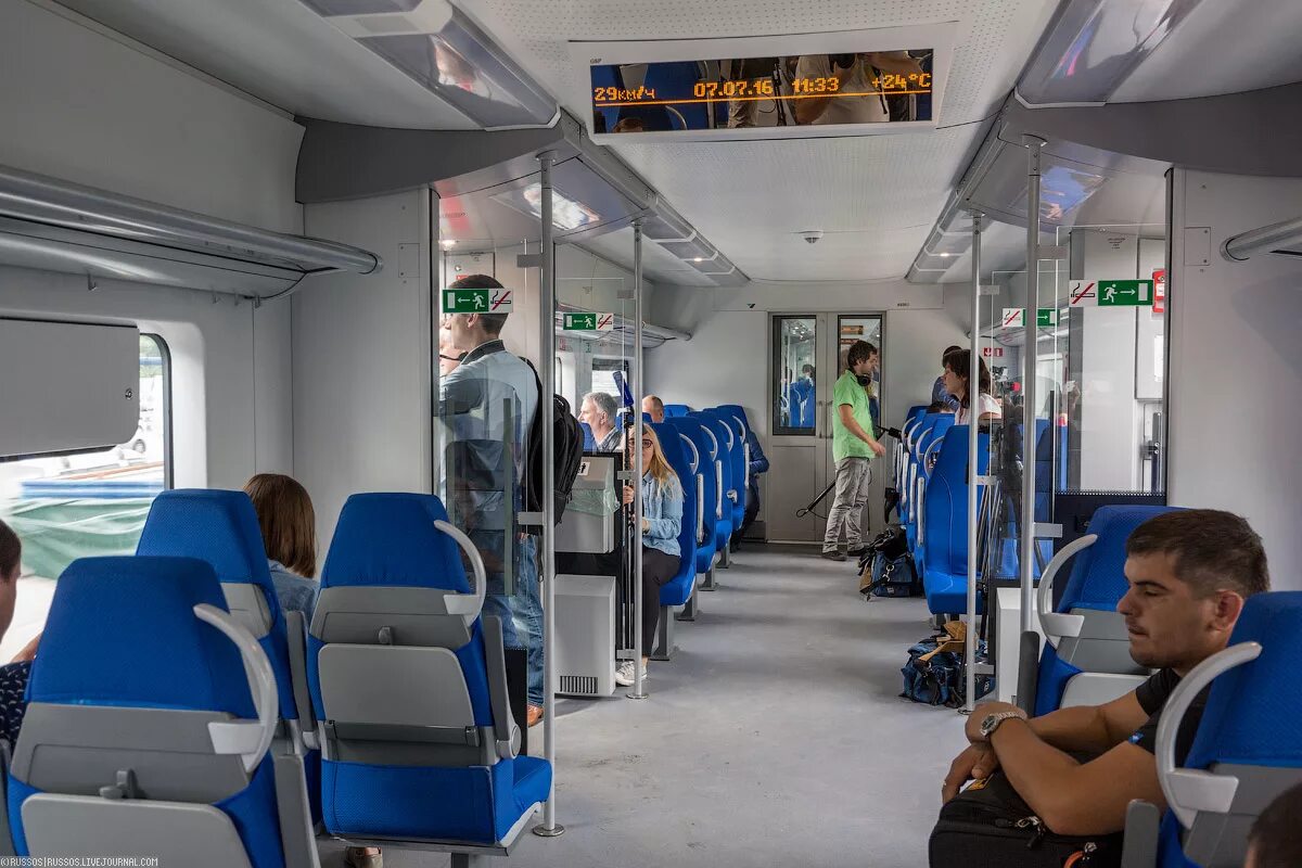 Поезд ласточка мцд. Ласточка электропоезд мцд. Ласточка москва мцк. Мцк нет посадки в первые два вагона. Поезд ласточка внутри вагона.