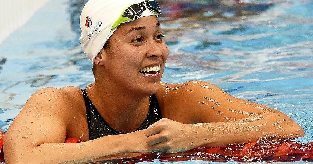 Трёхкратная олимпийская чемпионка по фехтованию. Трехкратная олимпийская чемпионка. Трехкратная олимпийская чемпионка. Трехкратная олимпийская чемпионка. Трехкратная олимпийская чемпионка.