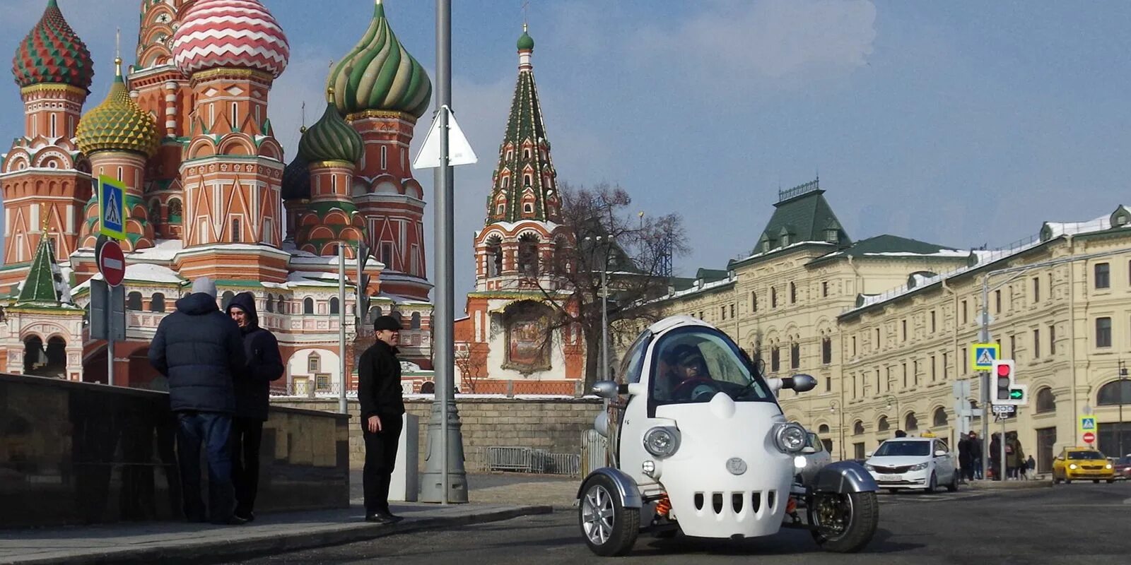 Ев в москве. Ев в москве. Город вечером большой каменный мост 2018. Eva ресторан греческой кухни. Набережная около кремля.