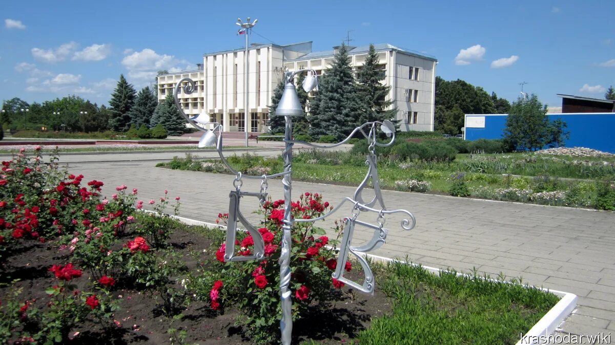 День мостовской. Посёлок Мостовской Краснодарский. Парк Победы пгт Мостовской Краснодарского края. Памятники поселка Мостовского. Сквер+Юбилейный+пгт+Мостовской+Краснодарский.