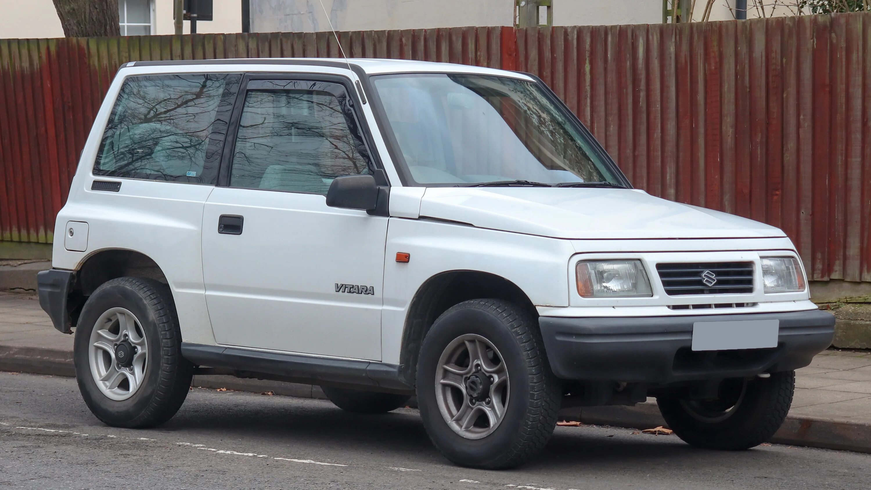 Сузуки первого поколения. Suzuki Vitara 1988. Suzuki Vitara 1998. Судзуки Витара 1998. Suzuki Vitara 1 поколения.