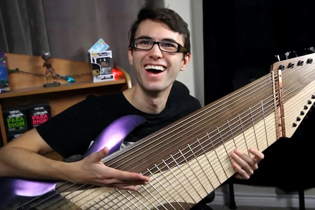 16 струнная бас гитара. Много струн. Гитарные струны. Много струн. Бас гитара 36 струн.