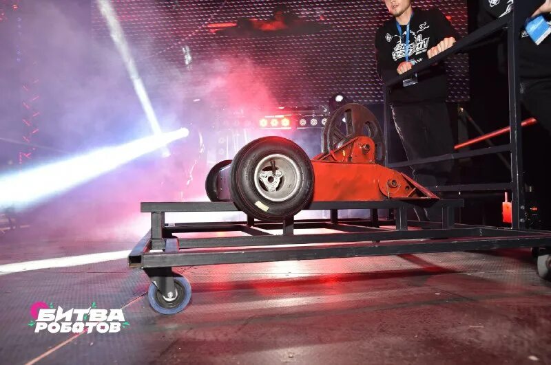 Финал битвы роботов 2024 казань. Бои роботов на арене. Финал битвы роботов 2024 казань. Баннер чемпионат битва роботов. Робот для битвы роботов.