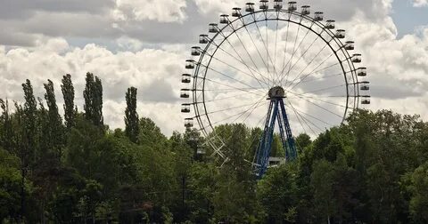 Колесо обозрения в парке горького