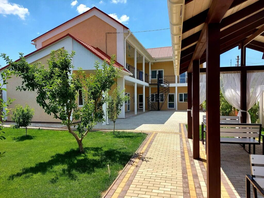 Леман в гранатном переулке. Гранатовый дом. Гранат карликовый карфаген гавриш. Жк гранатный палас москва. Приправа гранат.