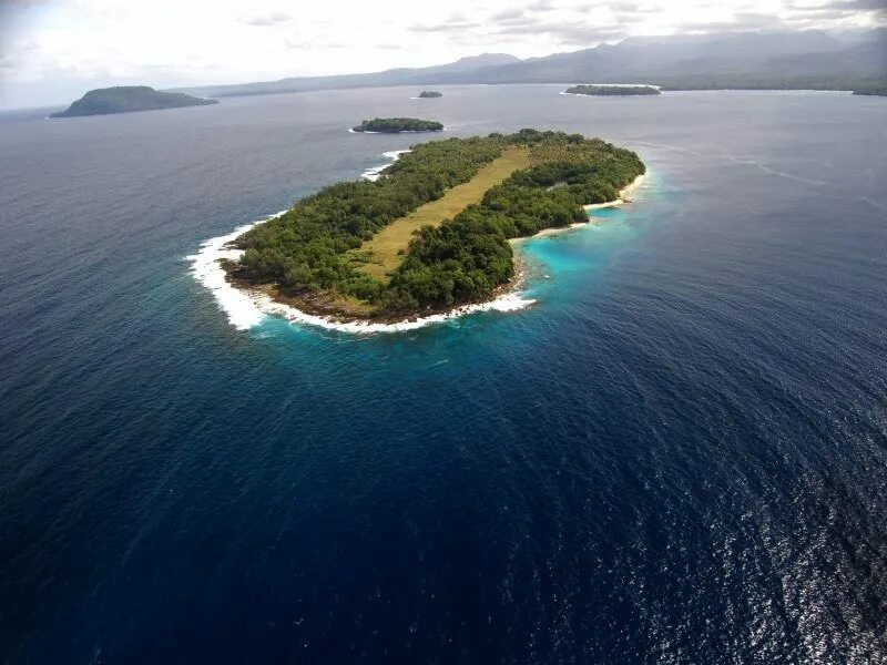 Острова архипелаги австралии. Urelapa Island. Остров Батейнд тихий океан. Острова архипелага Вануату. Вануату остров Дьюк оф Йорк.