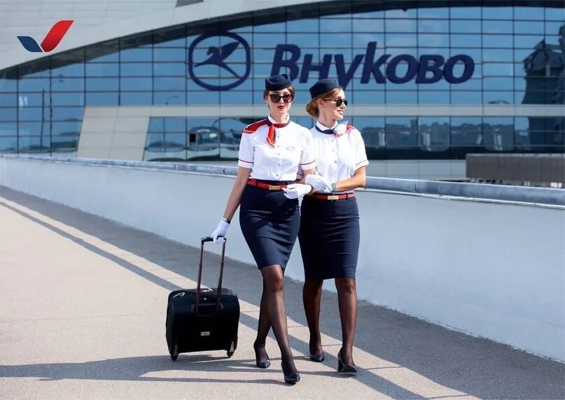 Авиакомпания азур аир. Azur air a320. Пилоты азур эйр. Azur air перевес. Azur air ручная кладь.
