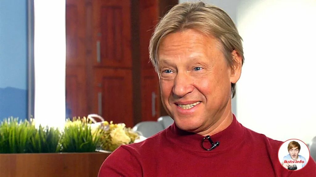 Кто с харатьяном ведет программу наши. Иван харатьян. Дмитрий харатьян сейчас 2022. Танцы со звездами дмитрий харатьян и ульяна максимкина. Кто с харатьяном ведет программу наши.