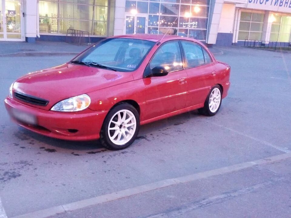 Киа рио 1 поколения купить. Kia Rio 2001. Kia Rio 2004 седан красный. Kia Rio 2001 седан. Kia Rio 1.5 МТ, 2001.