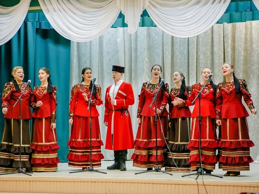 во горенке во новой. калина красная ансамбль тайшет. костюмы для народного ансамбля. ансамбль красны слушать. красная звезда ансамбль власиха.