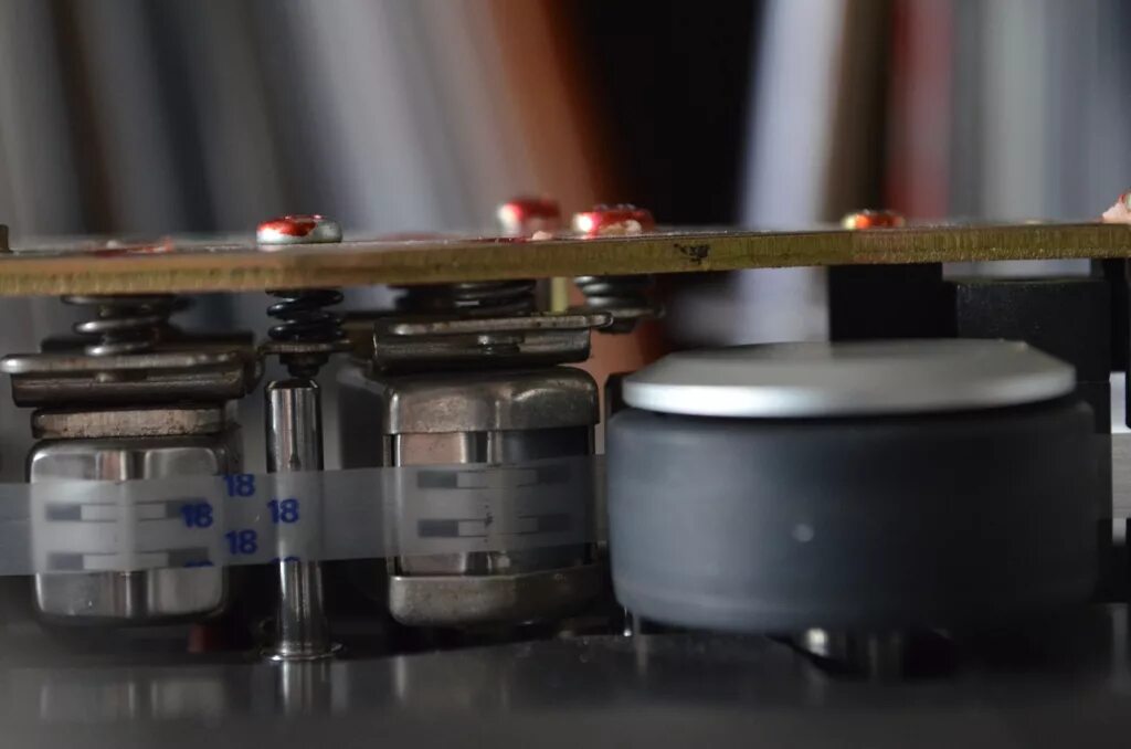 магнитная головка 3д24 080 магнитофона. головки 6в24. магнитная головка 3д24 080 магнитофона. магнитная головка 3д24. 121.