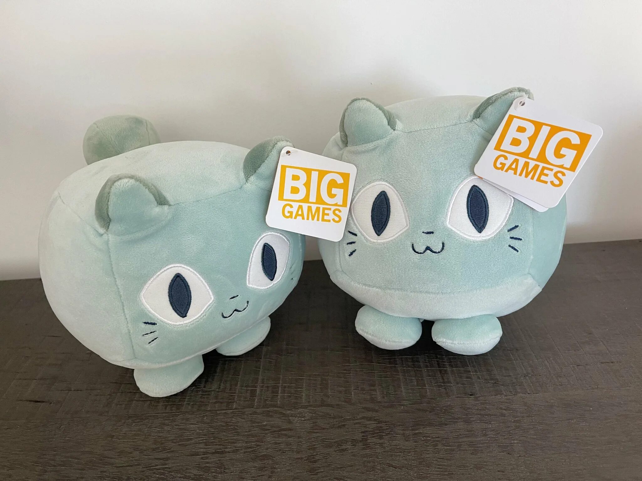 Pet ten. Huge Cat Plush Pet Simulator x. Pet SIM X Plush. Huge Cat игрушка. Cat Plush Pet SIM X.