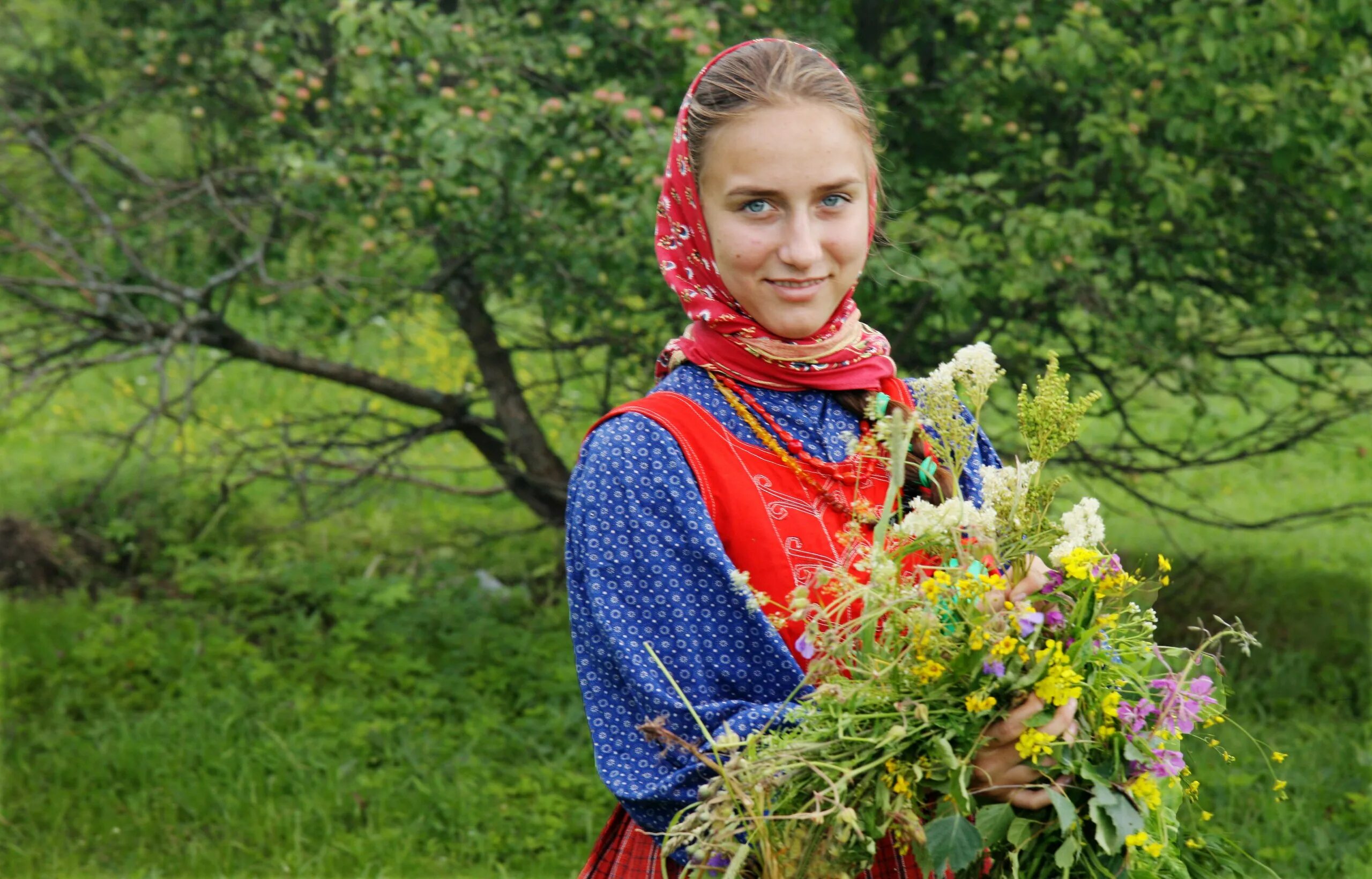 Область девушка. Мария Попова Петровские смотрины. Петровские смотрины 2018. Петровские смотрины 2016. Петровские смотрины невест.