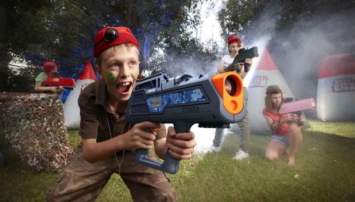 Войнушки человек. Подросток с оружием. Call of duty 4 modern warfare 3. Войнушки человек. Войнушки.