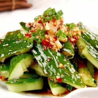 Свежие огурцы с кунжутом