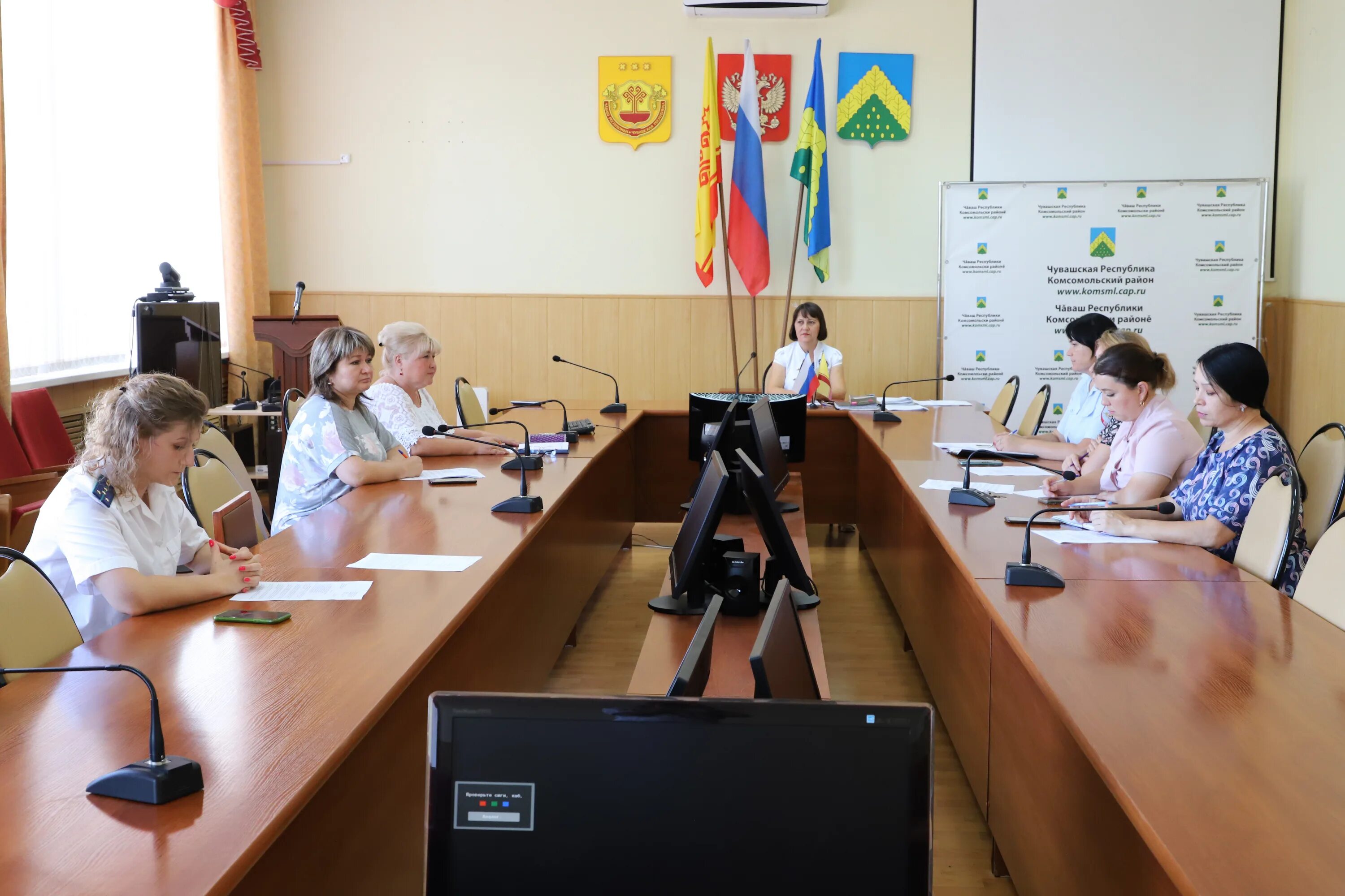 Прошло заседание комиссии по делам несовершеннолетних. Состоялось заседание комиссии. по делам несовершеннолетних. заседание комиссии по миграционной политике. заседание по делу.