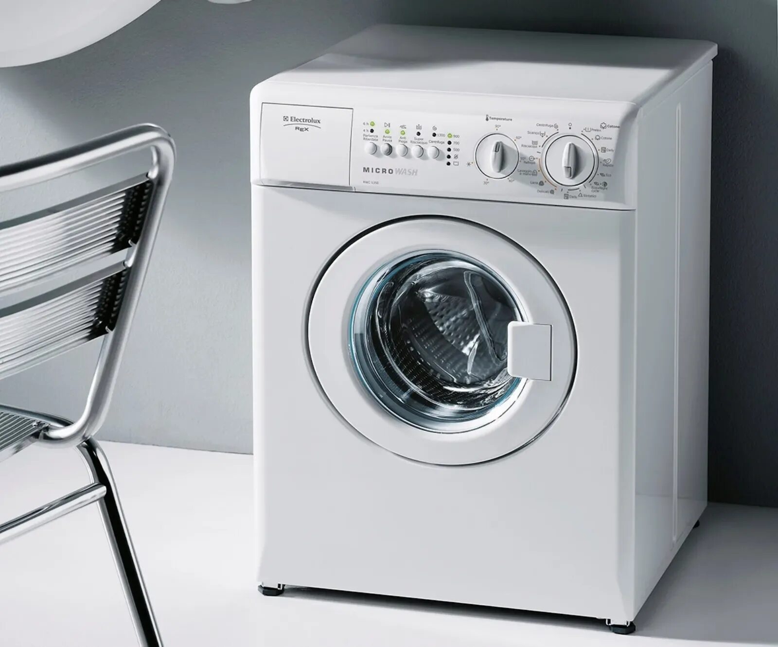 Маленькая стиральная машина. Electrolux 1350. Electrolux ews 1052 ndu. Сушильная машина хотпоинт аристон. Стиральная машина с сушкой 45 см глубина.