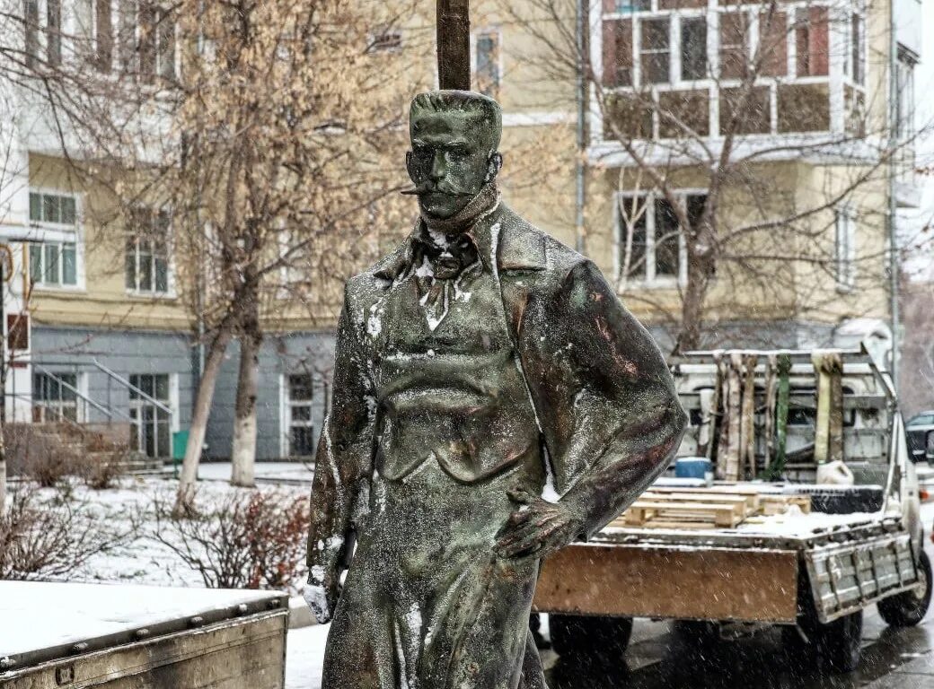 Памятник Константину Головкину Самара. Памятник купцу Головкину в Самаре. Покрышкин памятник Новодевечье. Хотят установить памятник