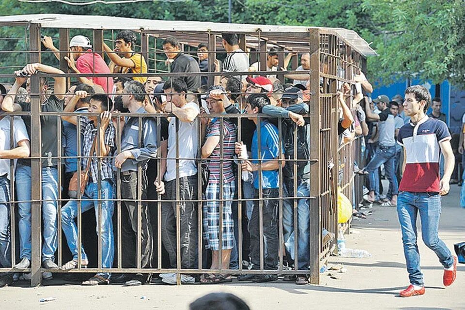 Юрий капустин ангарск фотограф. Против мигрантов 2023. Против мигрантов 2023. Мигранты в городе. Против мигрантов 2023.