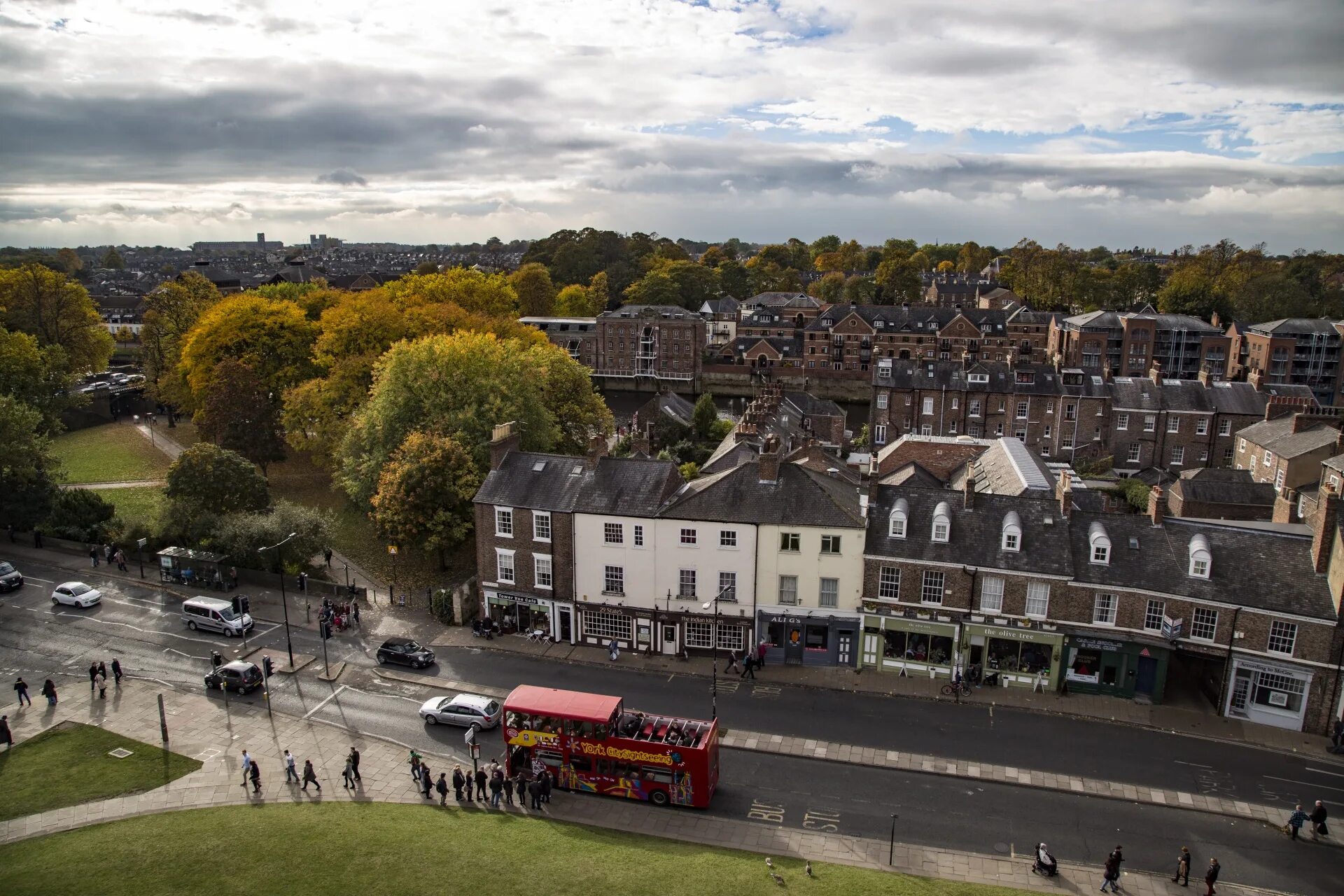 Towns in england. Балфорд город Англия. Йорк Англия. Йорк (город в Великобритании). Йорк город достопримечательности.