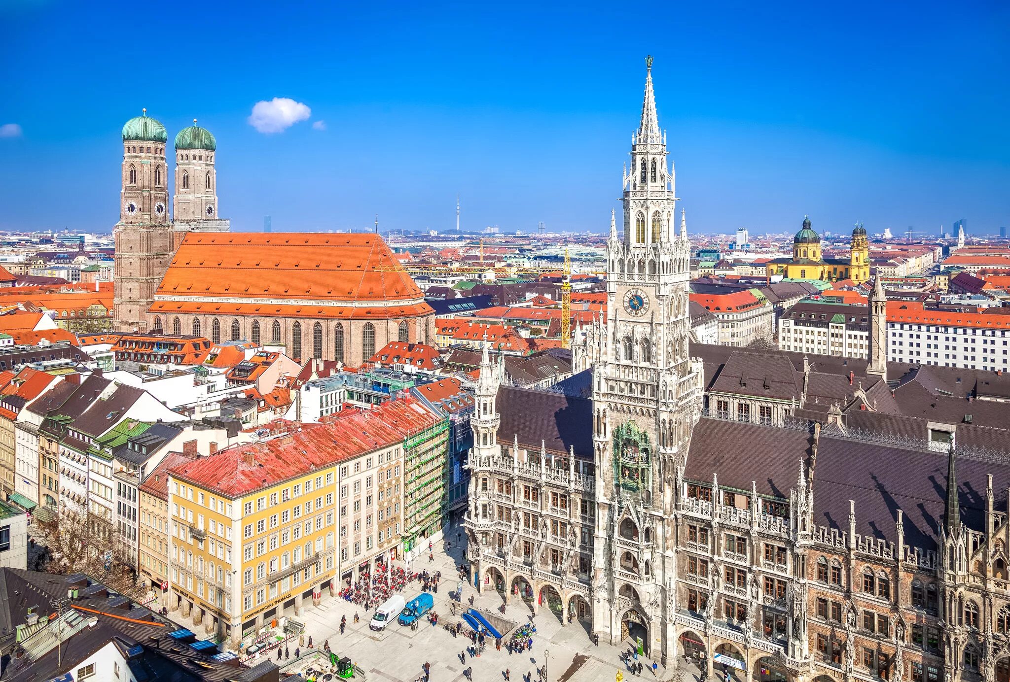 Факты мюнхена. Marienplatz мюнхен. мюнхен площадь мариенплац. мюнхен мариенплац ночь. мэрия мюнхена.