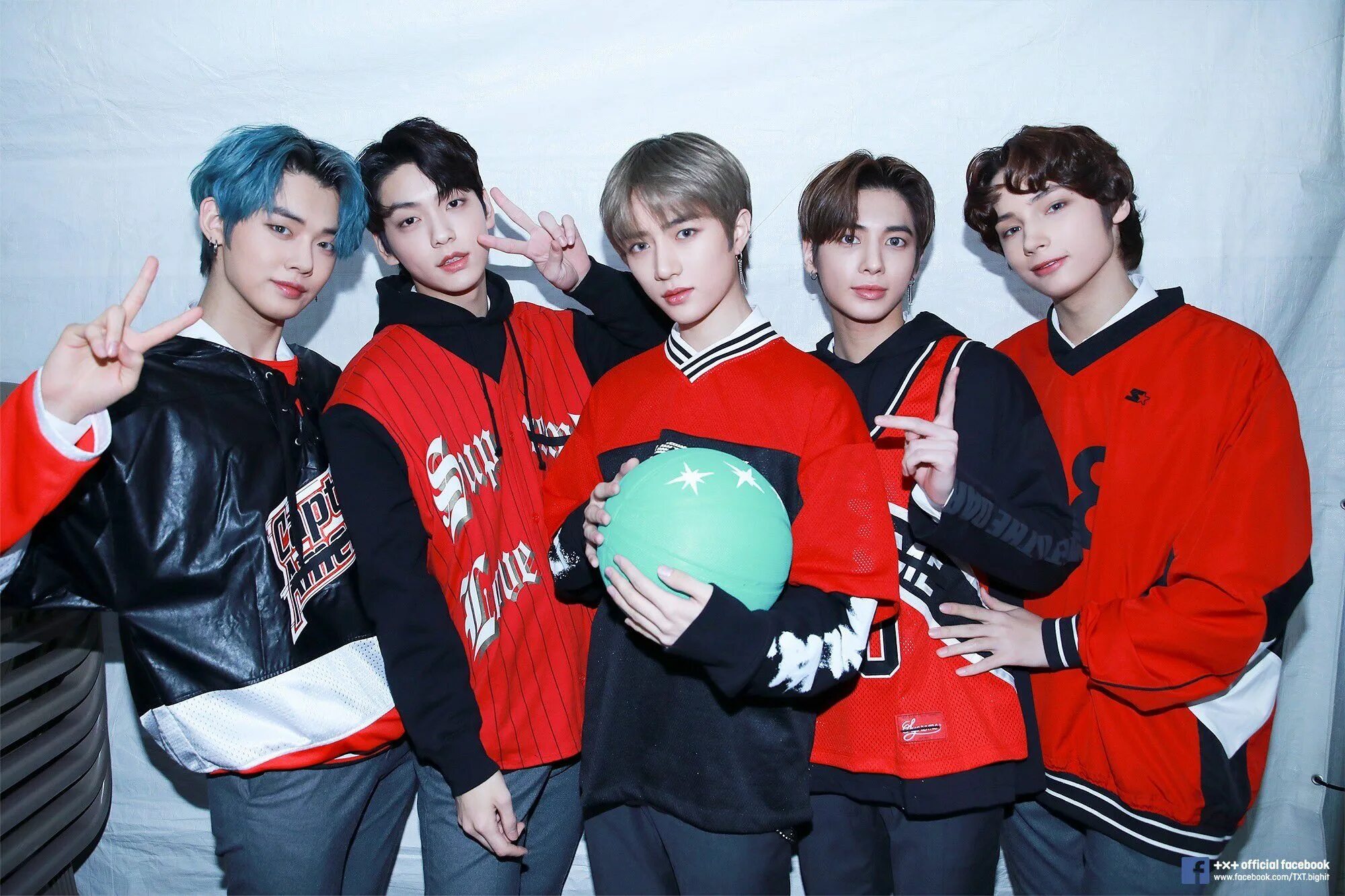 Название тхт. Txt kpop группа. тхт группа участники. мемберы группы txt.