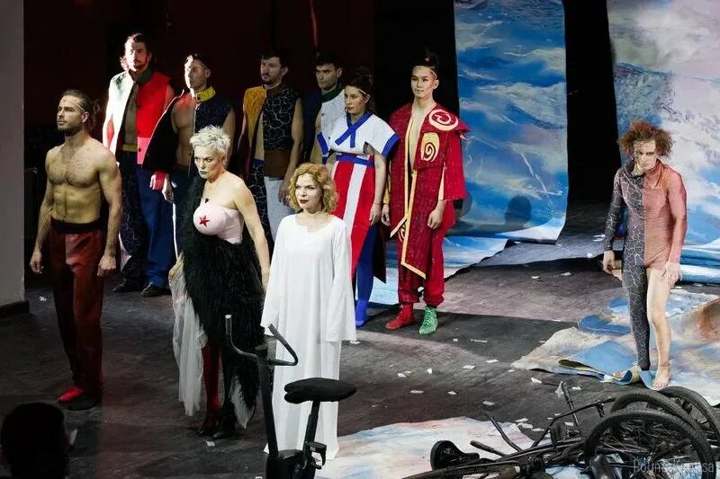 мелкий бес виктюка