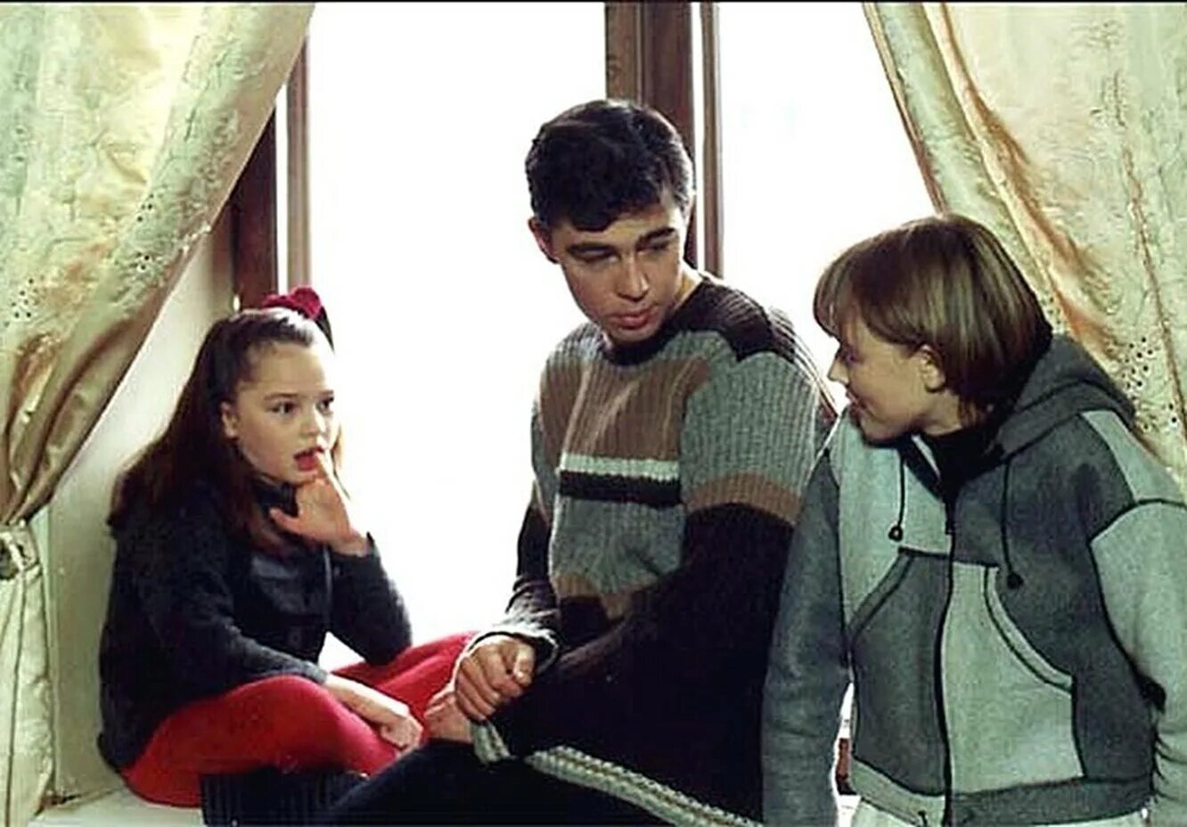 Съемки обманутых сестер. Съемки обманутых сестер. Съемки обманутых сестер. Иллюзия обмана съемки. Съемки обманутых сестер.