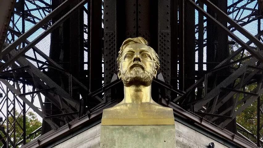 Gustave eiffel also built the statue. Гюстав эйфель. gustave eiffel bust. бюст гюстава эйфеля.