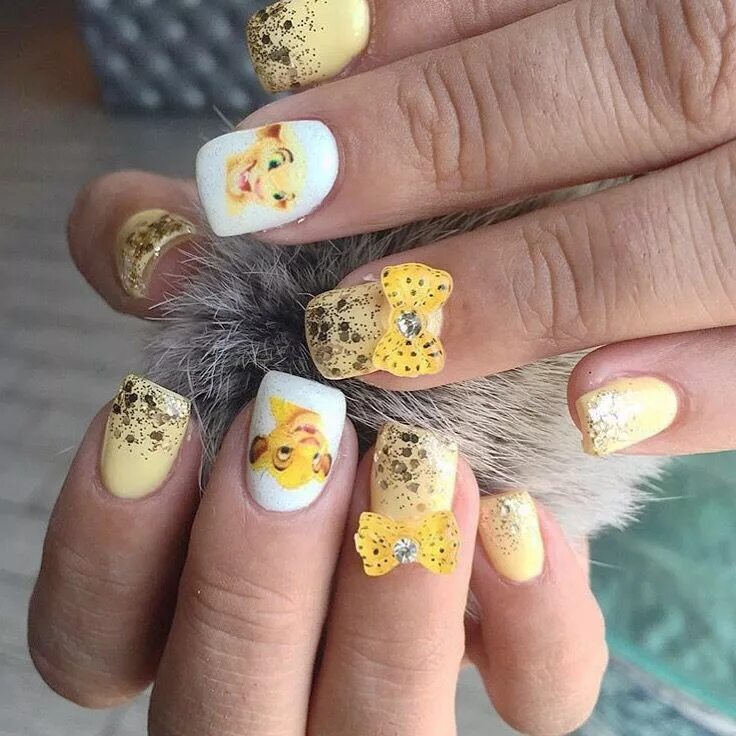 Маникюр король лев. Лев на ногтях рисунок. Маникюр король лев. Лев на ногтях. Ногти лев.