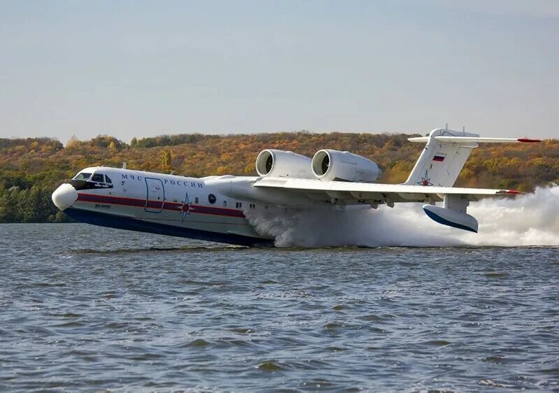 Б 200 самолет. Бериев бе-200. Самолет-амфибия бе-200. Самолёт-амфибия бе-200чс. Бериев.бе-200чс.