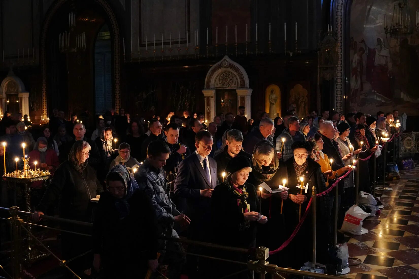 русские послы. карл хаг в пустыне. наканун. переступить черту фильм марио касас. свечи в церкви.